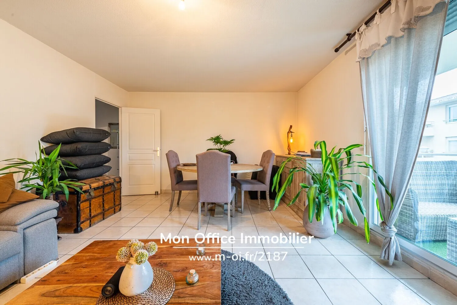 Photo 2 - Appartement 3 pièces à Salon-de-Provence avec garage et stationnement (13300)