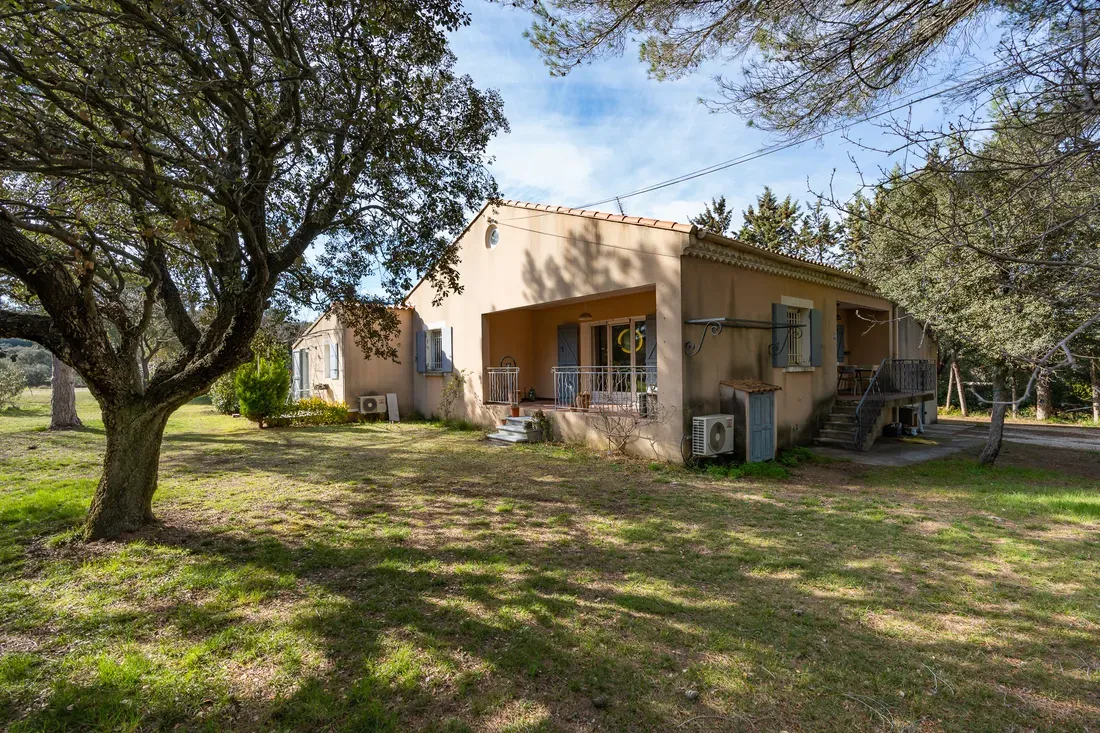 Photo 3 - Maison type 5 avec une dépendance type 2, parcelle de 5 881 m2 à Cornillon-Confoux (13250)