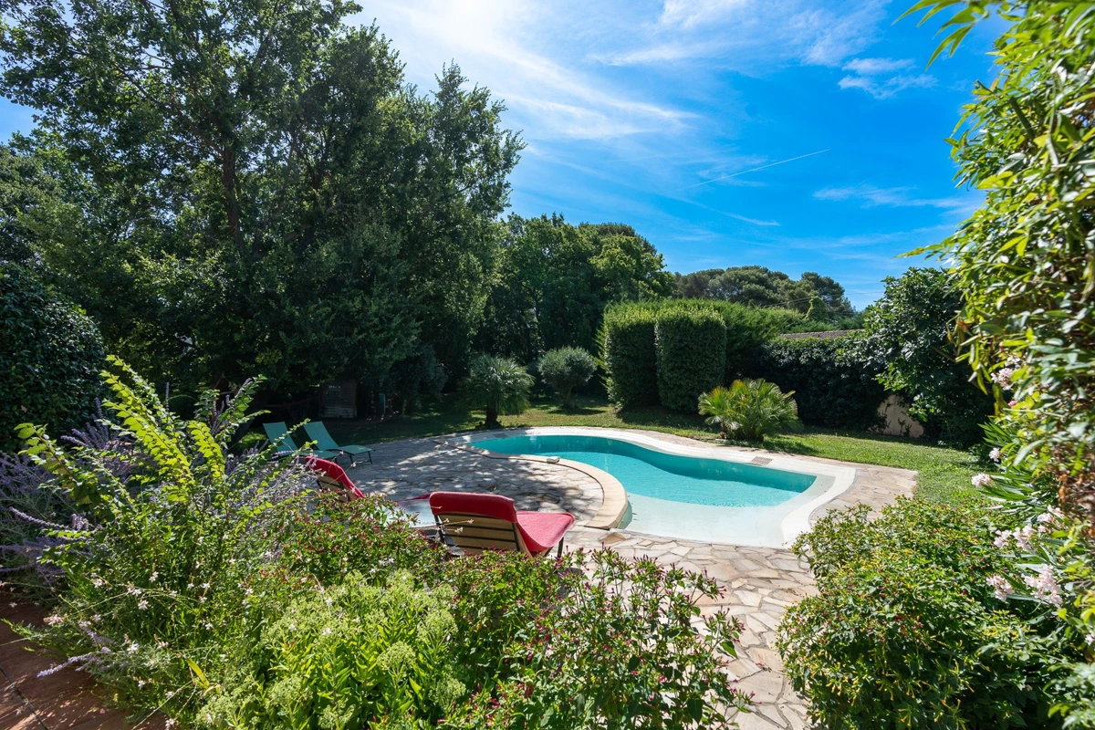 Photo 3 - Maison Aix-en-Provence (13540) - Jardin arboré avec piscine - Appartements indépendants 