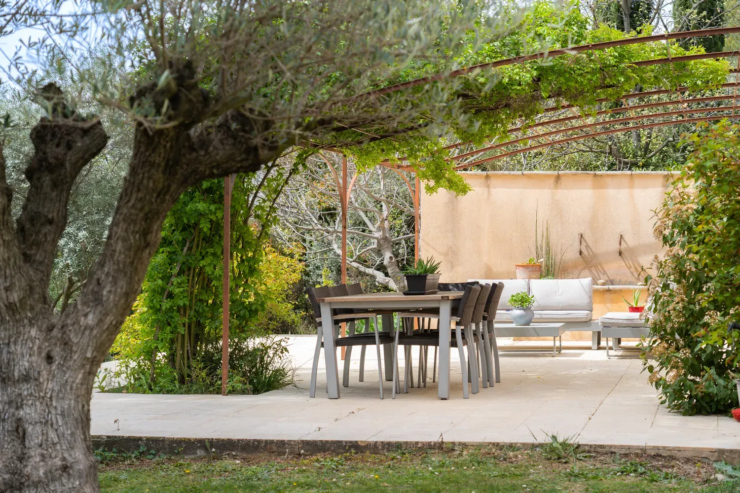 Photo 5 - VENDUE - Maison 8 pièces en exclusivité à Aix en Provence - 200m2 sur 3600m2 - Piscine - Quartier Pinchinats 