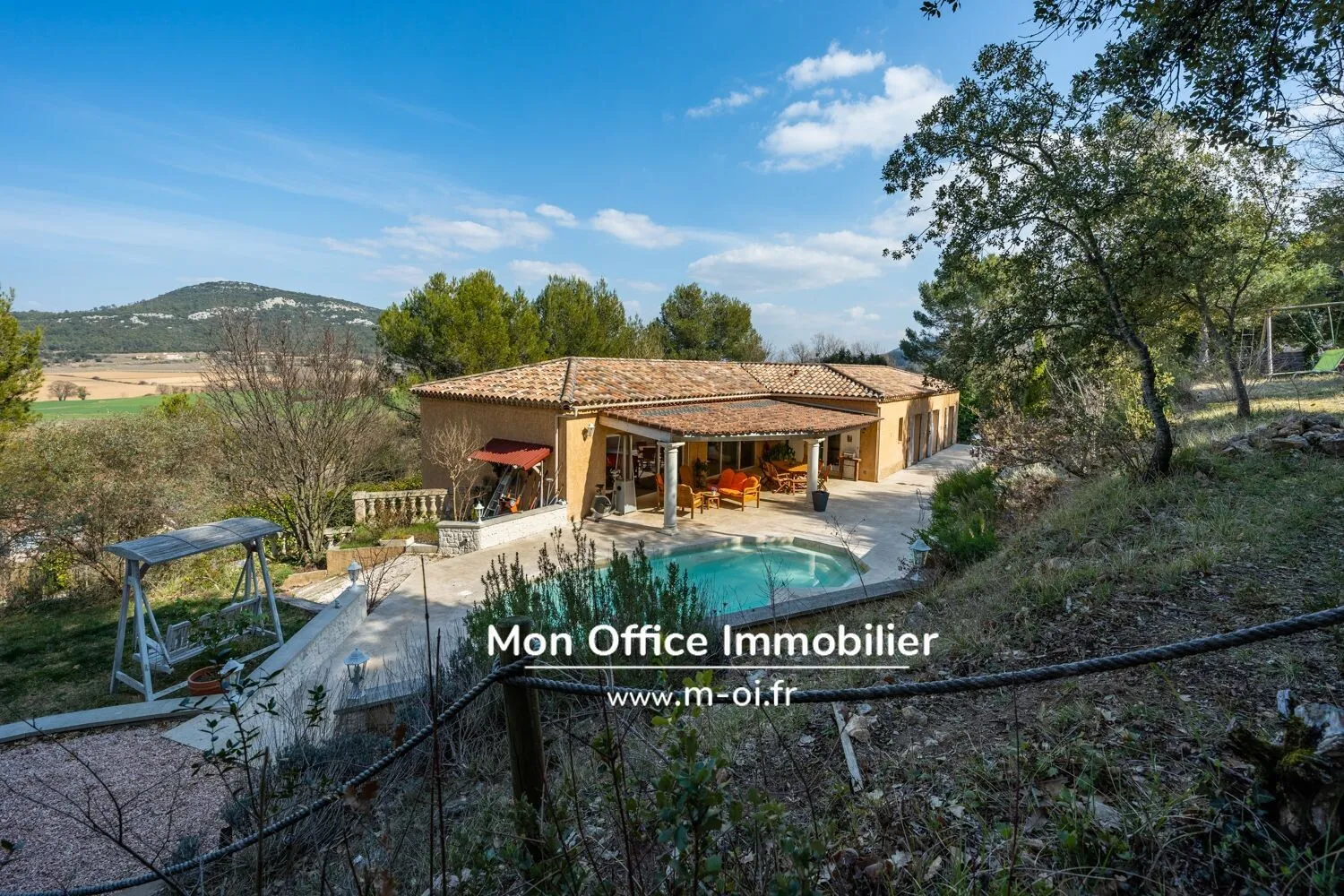 Photo 3 - Villa VENDUE (RIANS/83560)- 3 chambres/suites+ bureau+ studio indépendant- vaste terrain clos- piscine chauffée - annexes- garage