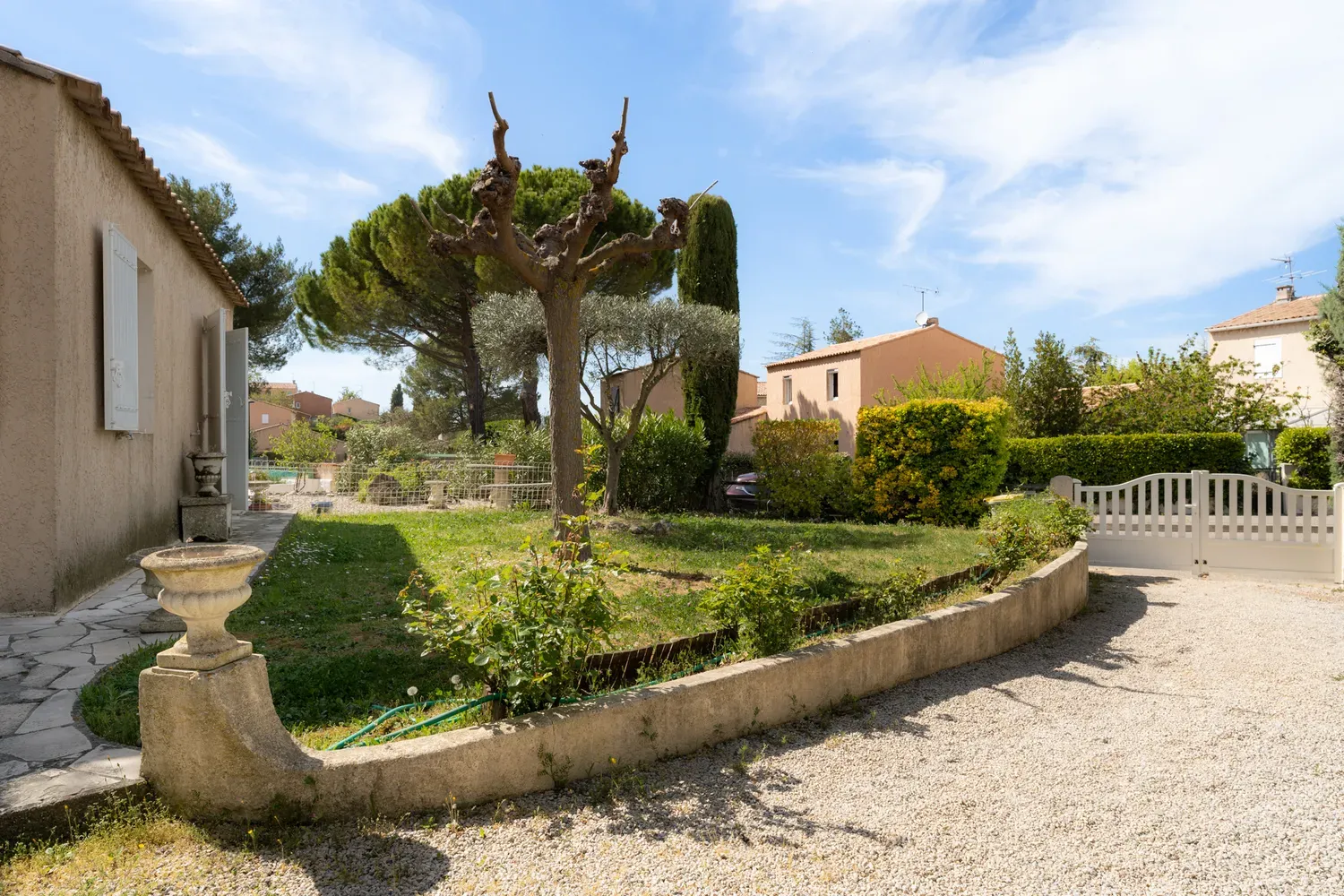 Photo 2 - Maison 5 pièces à Venelles (13770)