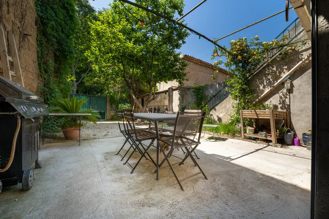 Photo 2 - Maison de ville 5 pièces à La Roque-d'Anthéron (13640) avec jardin