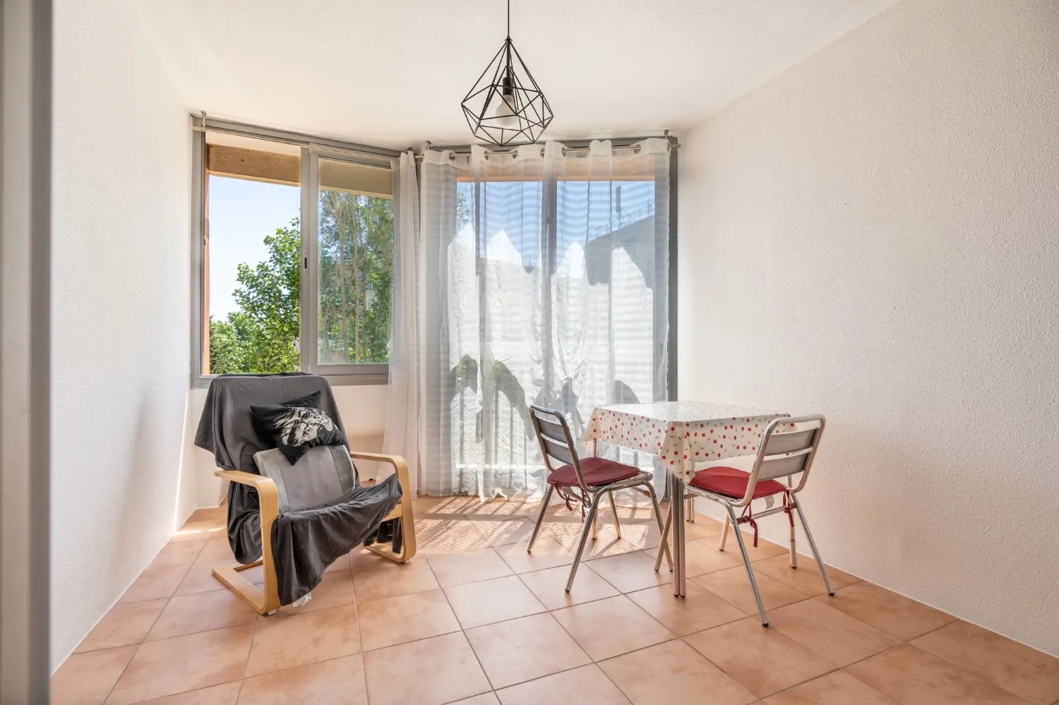 Photo 3 - VENDU T2 à Aix-en-Provence Ouest/ Jas-de-Bouffan- 48m2- 1 chambre- loggia 9,6m2- Vue Ste Victoire