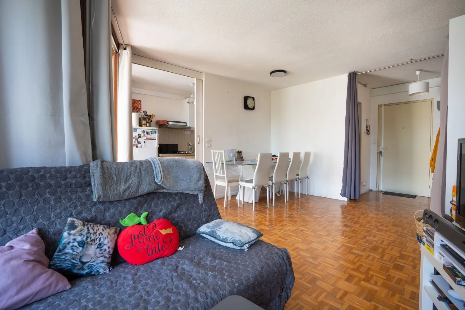 Photo 5 - VENDU T2 à Aix-en-Provence Ouest/ Jas-de-Bouffan- 48m2- 1 chambre- loggia 9,6m2- Vue Ste Victoire