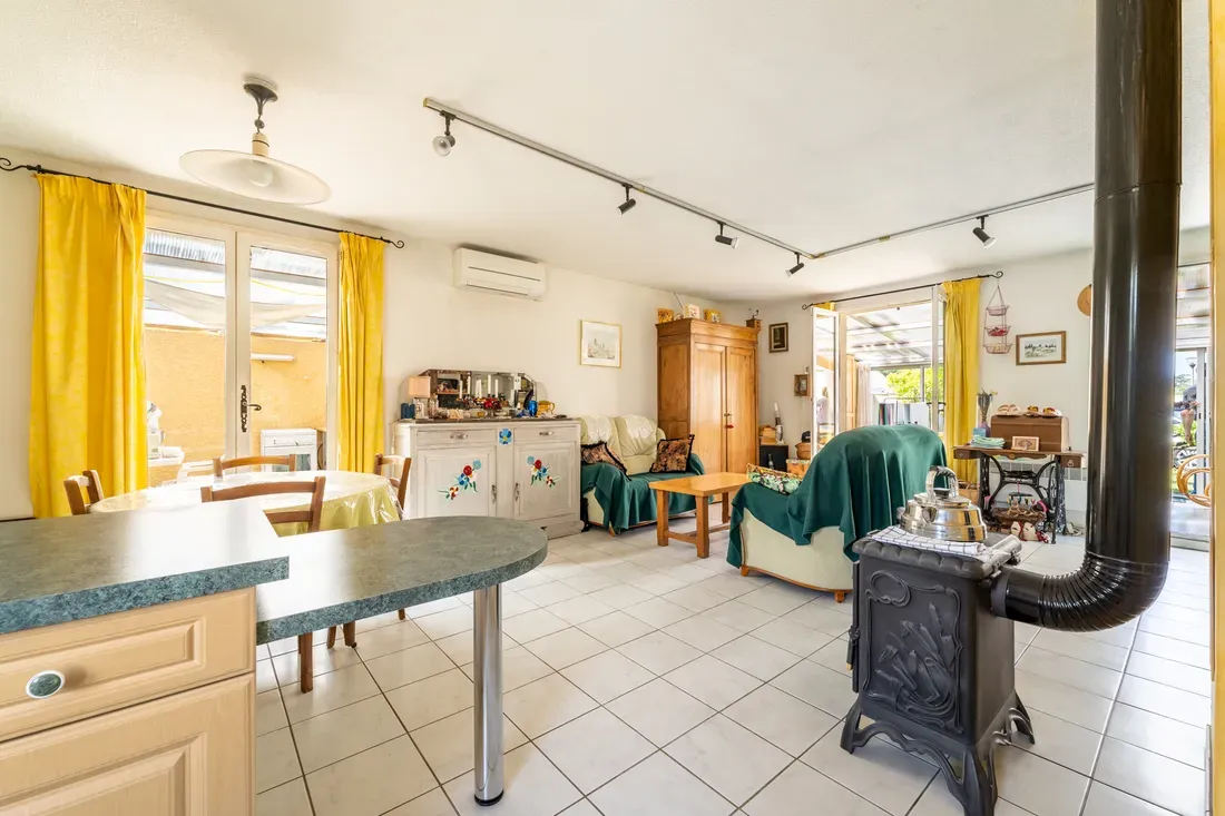 Photo 3 - Maison 4 pièces à Saint-Martin-de-Crau (13310) avec piscine et deux garages