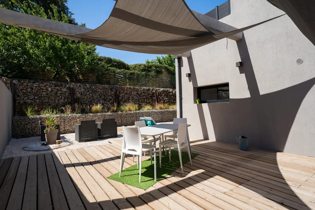 Photo 3 - VILLA SOUS-COMPROMIS en impasse à PIED du centre-ville de St-Maximin-La-Ste-Baume( 83470): 3 chambres- piscine- CALME