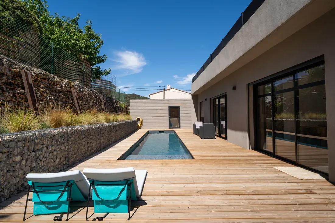 Photo 2 - VILLA SOUS-COMPROMIS en impasse à PIED du centre-ville de St-Maximin-La-Ste-Baume( 83470): 3 chambres- piscine- CALME