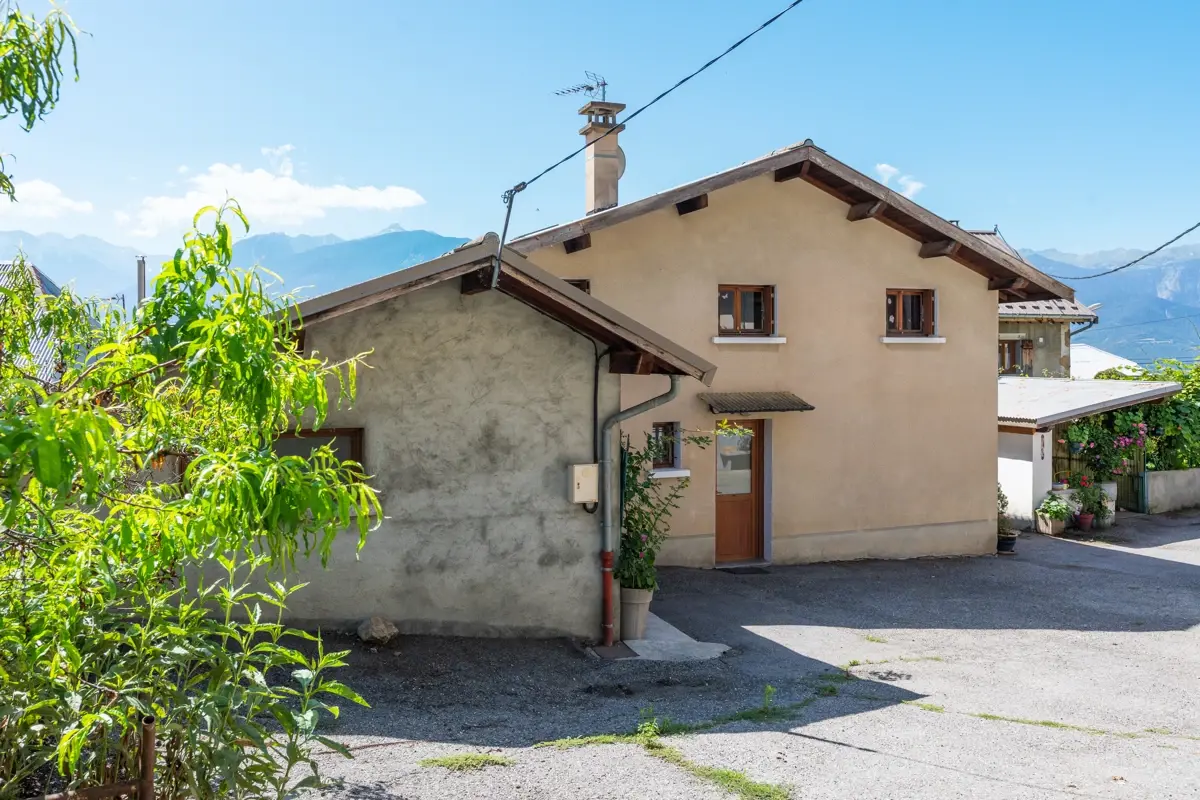 Photo 1 - Maison 5 pièces 115m² - Jardin - Embrun (05200)