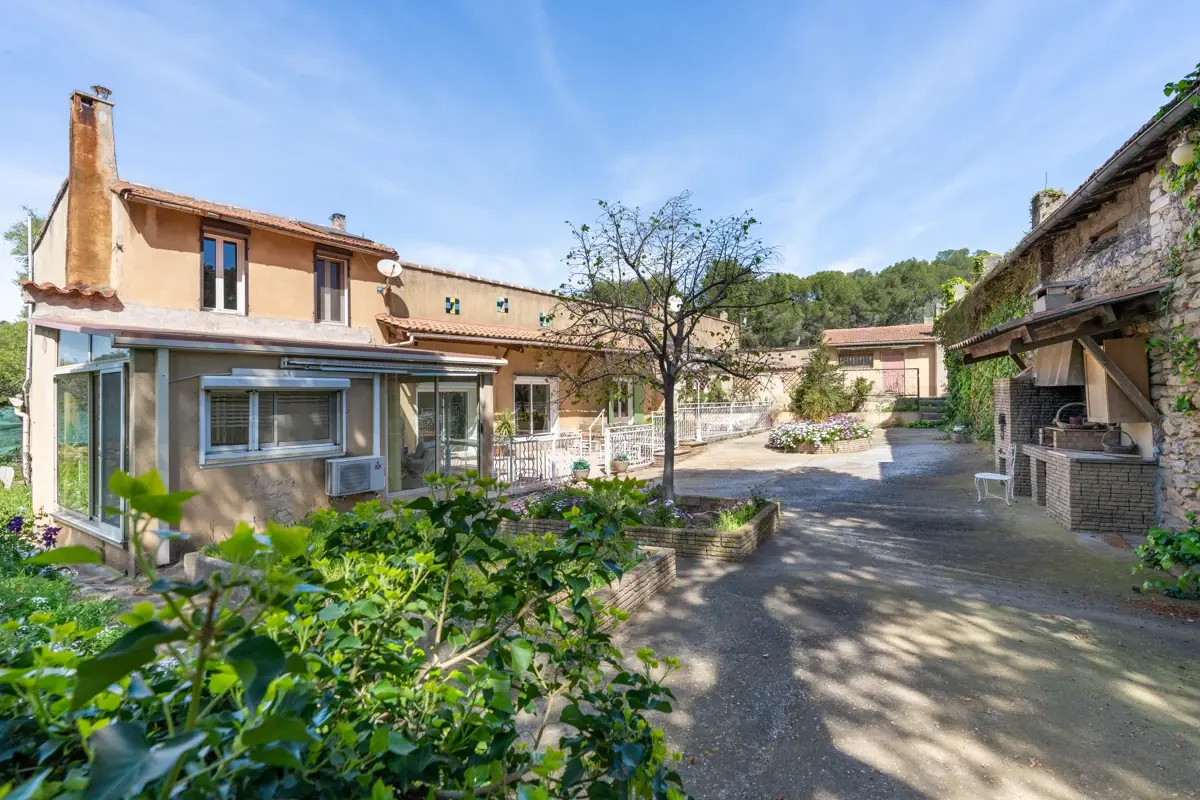 Photo 2 - Maison 4 pièces + dépendance + annexes sur plus d'un hectare