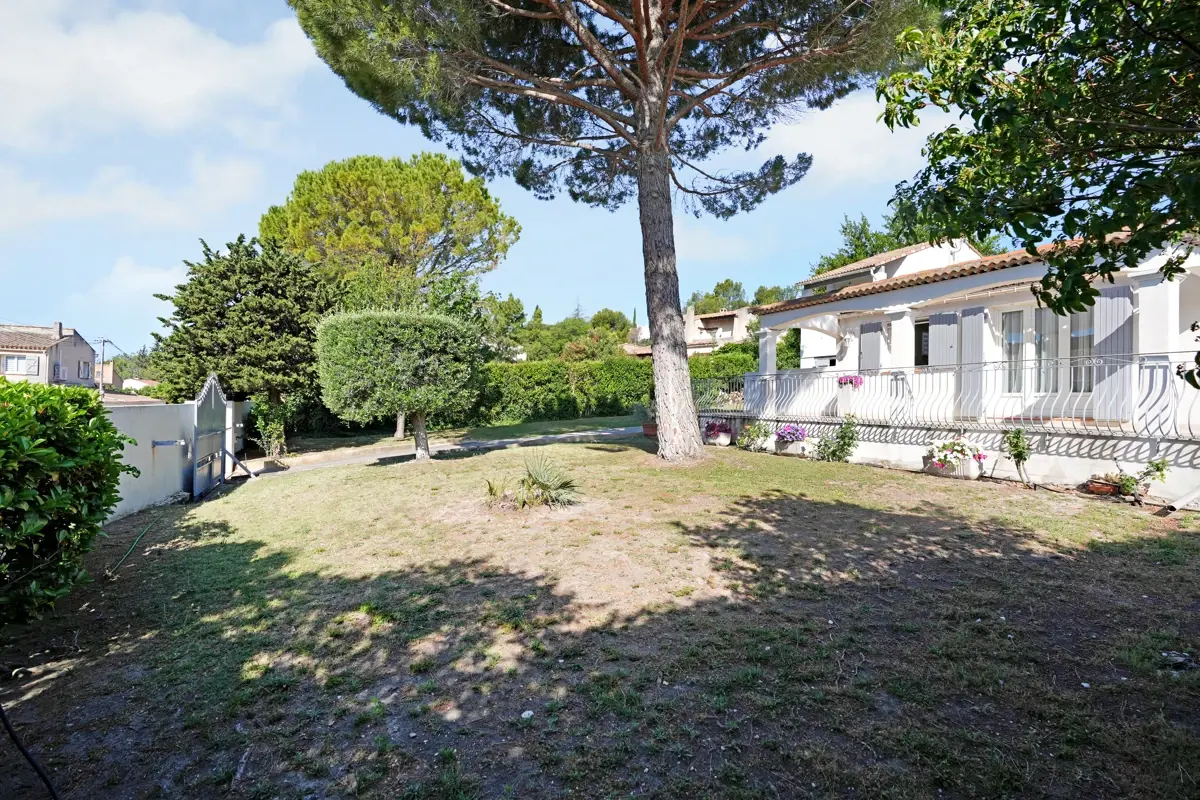 Photo 2 - Maison 5 pièce(s) à Marignane Secteur Lacanau (13700)