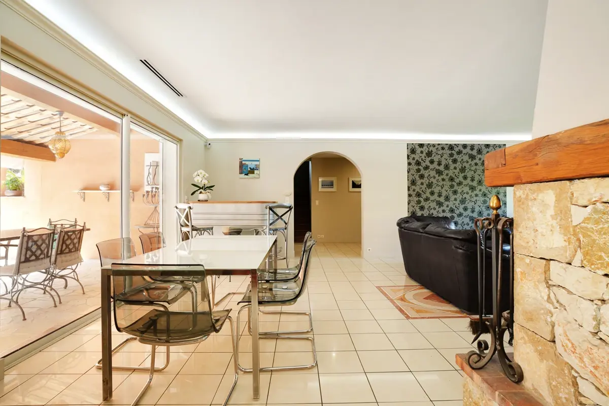 Photo 4 - Maison 6 pièces à Vence avec piscine, garage , terrain et vue dégagée sur le Baou