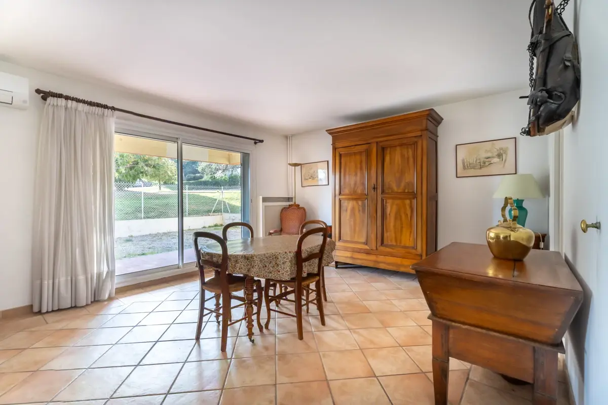 Photo 1 - Appartement 2 pièces avec stationnement et cave dans une résidence fermée à Aix-en-Provence (13100)