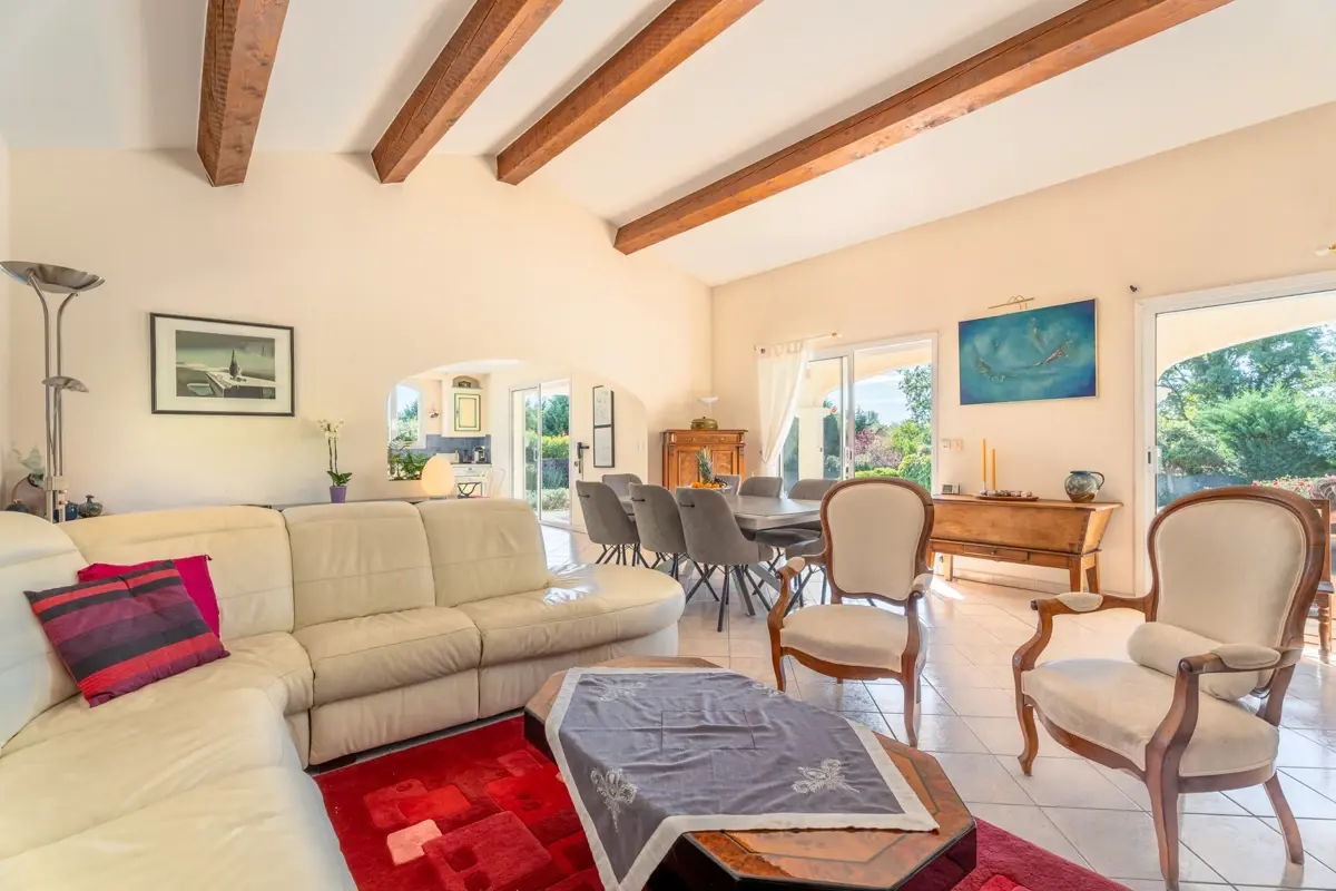 Photo 4 - Belle villa à Saint-Maximin-la-Sainte-Baume (83470): 4 suites + 1 bureau, sous-sol, garage double, atelier, piscine et boulodrome