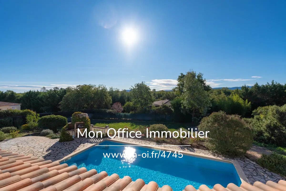 Belle villa à Saint-Maximin-la-Sainte-Baume (83470) VENDUE: 4 suites + 1 bureau, sous-sol, garage double, atelier, piscine et boulodrome — 25