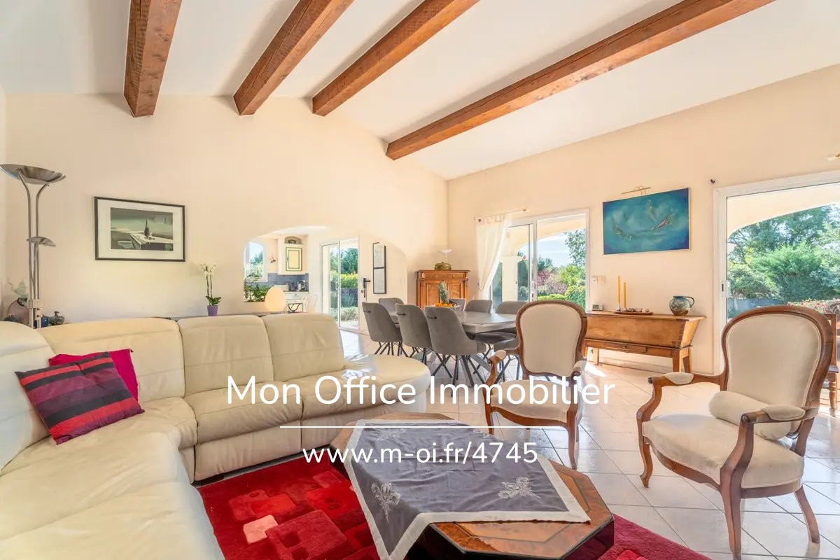 Belle villa à Saint-Maximin-la-Sainte-Baume (83470) VENDUE: 4 suites + 1 bureau, sous-sol, garage double, atelier, piscine et boulodrome — 22