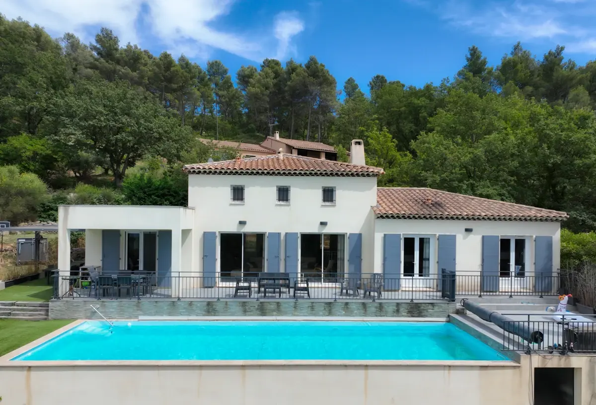 Photo 1 - Maison 5 pièces 170m2 à Trets + vue sainte victoire + piscine + calme