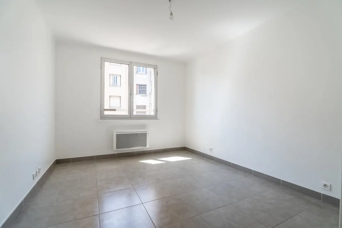Photo 4 - Appartement 3 pièces avec loggia, garage et cave à Marseille 10e