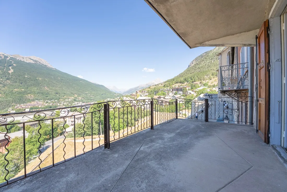 Photo 2 - Immeuble 9 pièces à Briançon (05100)