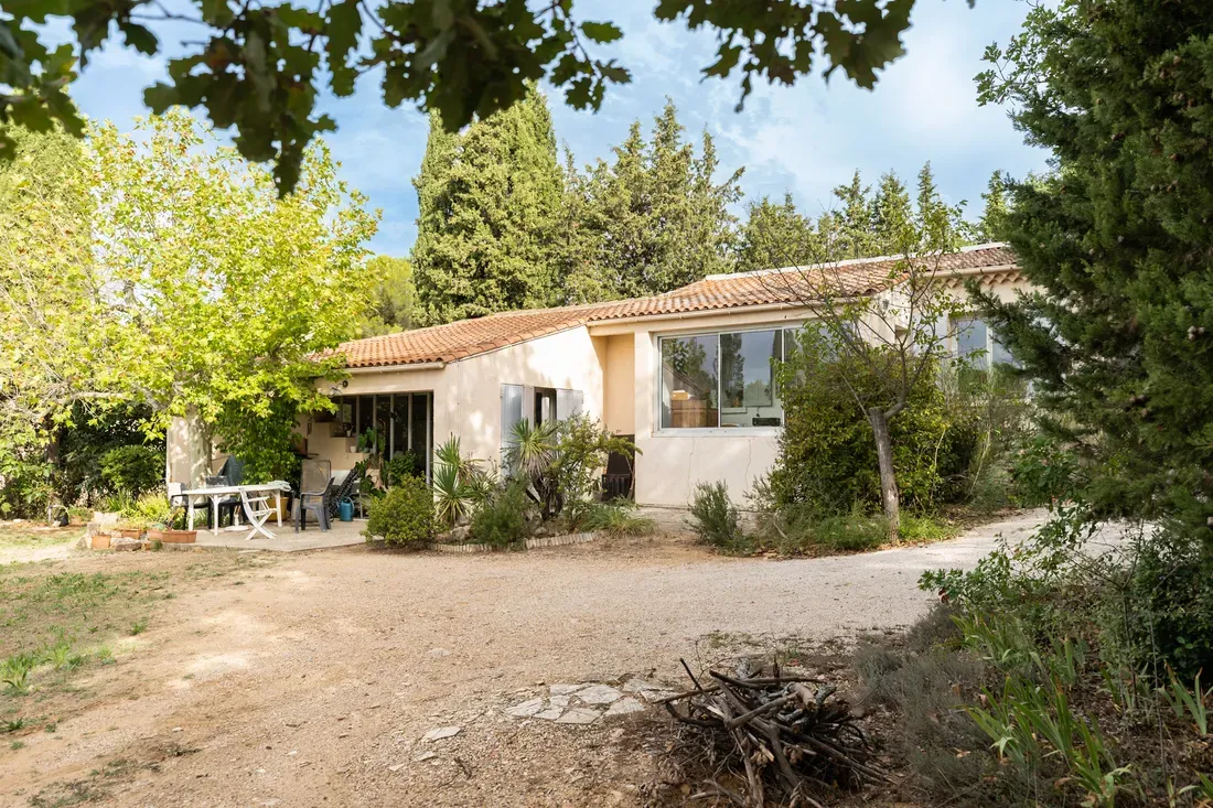 Photo 3 - Maison à rénover dans secteur aixois prisé et résidentiel: +5500m2 parcelle- zone naturelle- calme- oliveraie- UNIQUE