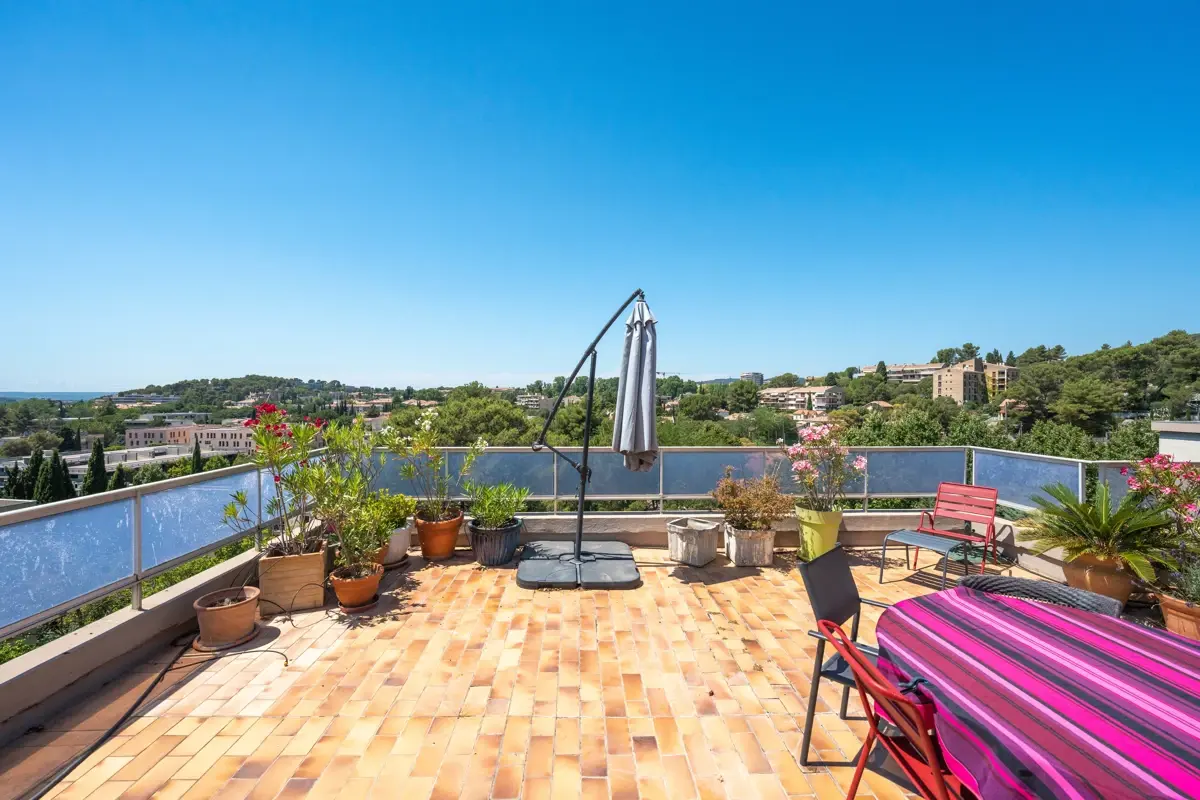 Photo 2 - Appartement 4 pièces + terrasse + parkings + piscine 