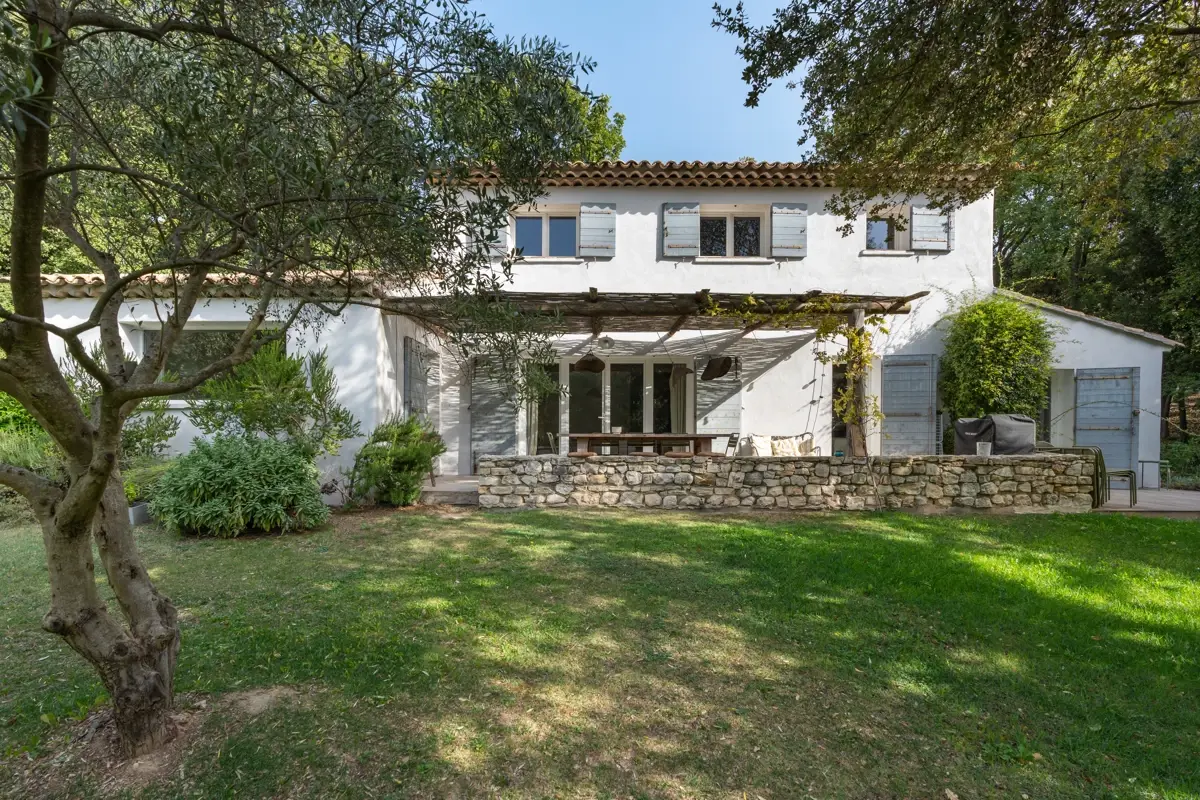 Photo 2 - Mas provençal avec jardin paysager et piscine