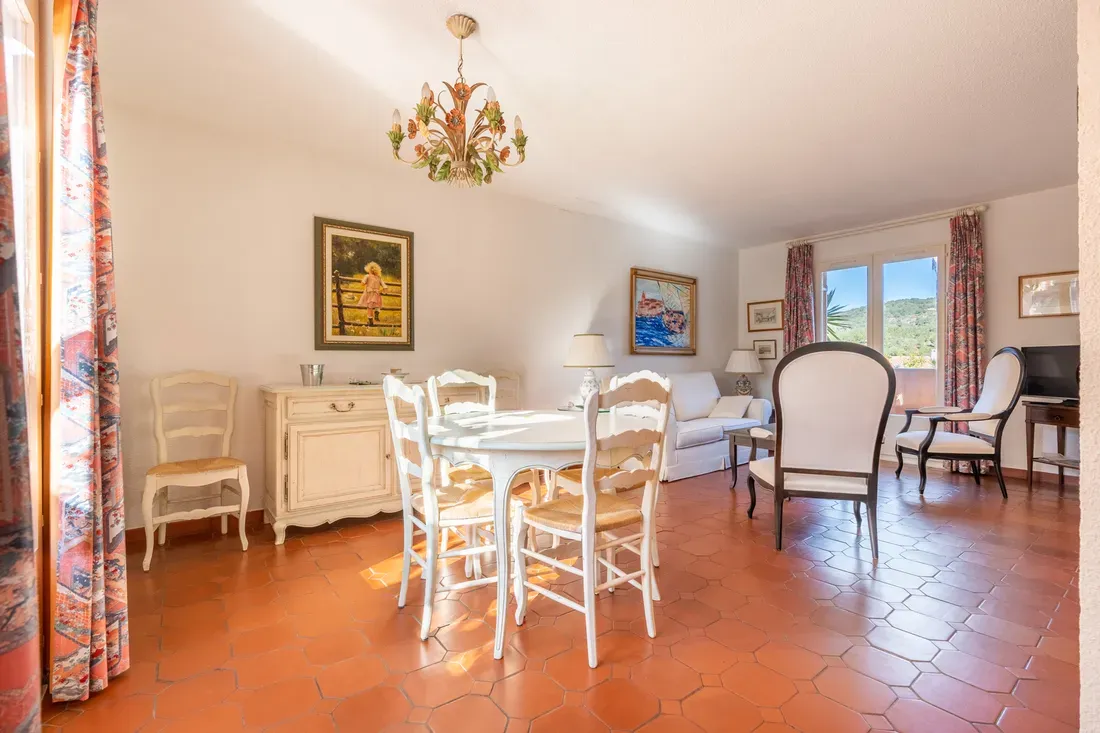 Photo 4 - Maison Mitoyenne sur Saint Maxime avec garage et terrasses.