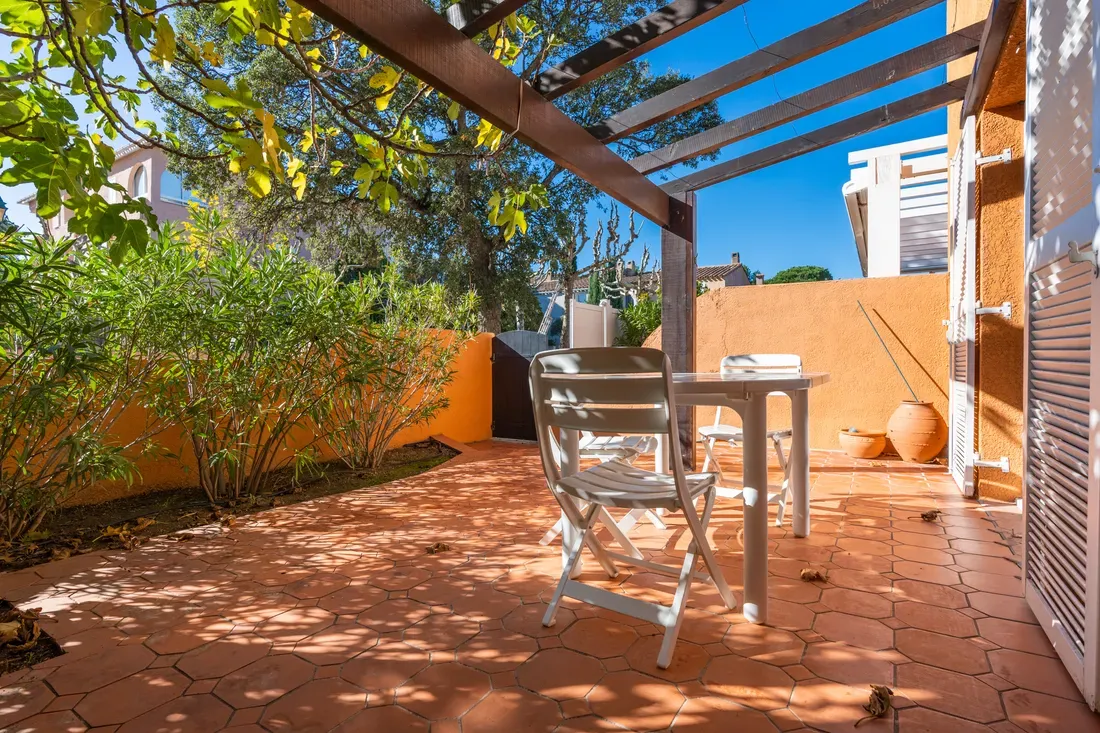 Photo 2 - Maison Mitoyenne sur Saint Maxime avec garage et terrasses.
