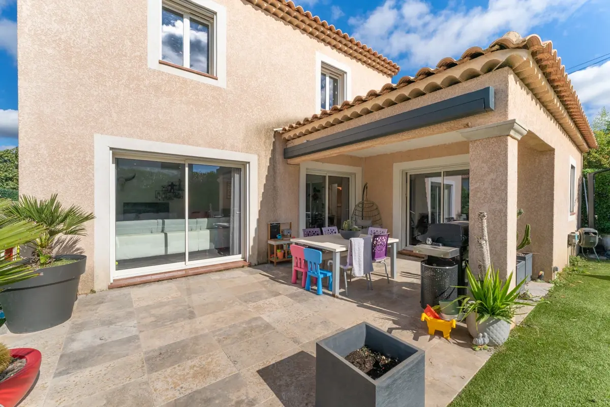 Photo 2 - Maison 5 pièces /piscine / Jardin / Stationnements