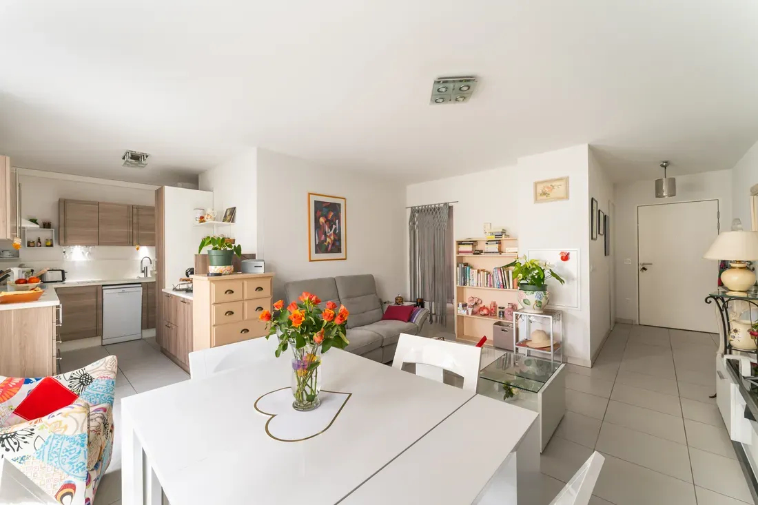 Photo 2 - Appartement 3 pièces avec une terrasse, deux parkings résidence de 2013 (83160) à La Valette-du-Var (83160)