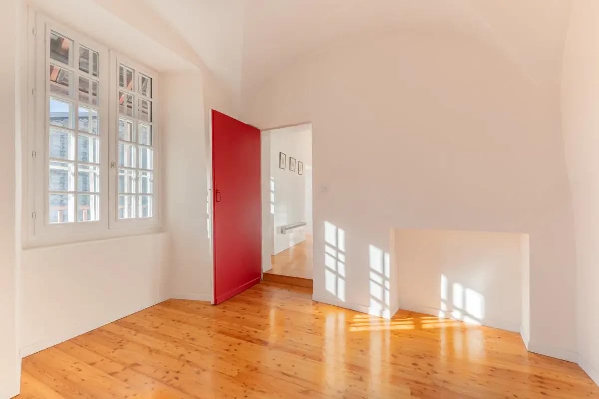 Photo 3 - Type 3 de 61m² - balcon - Centre-Ville Embrun 
