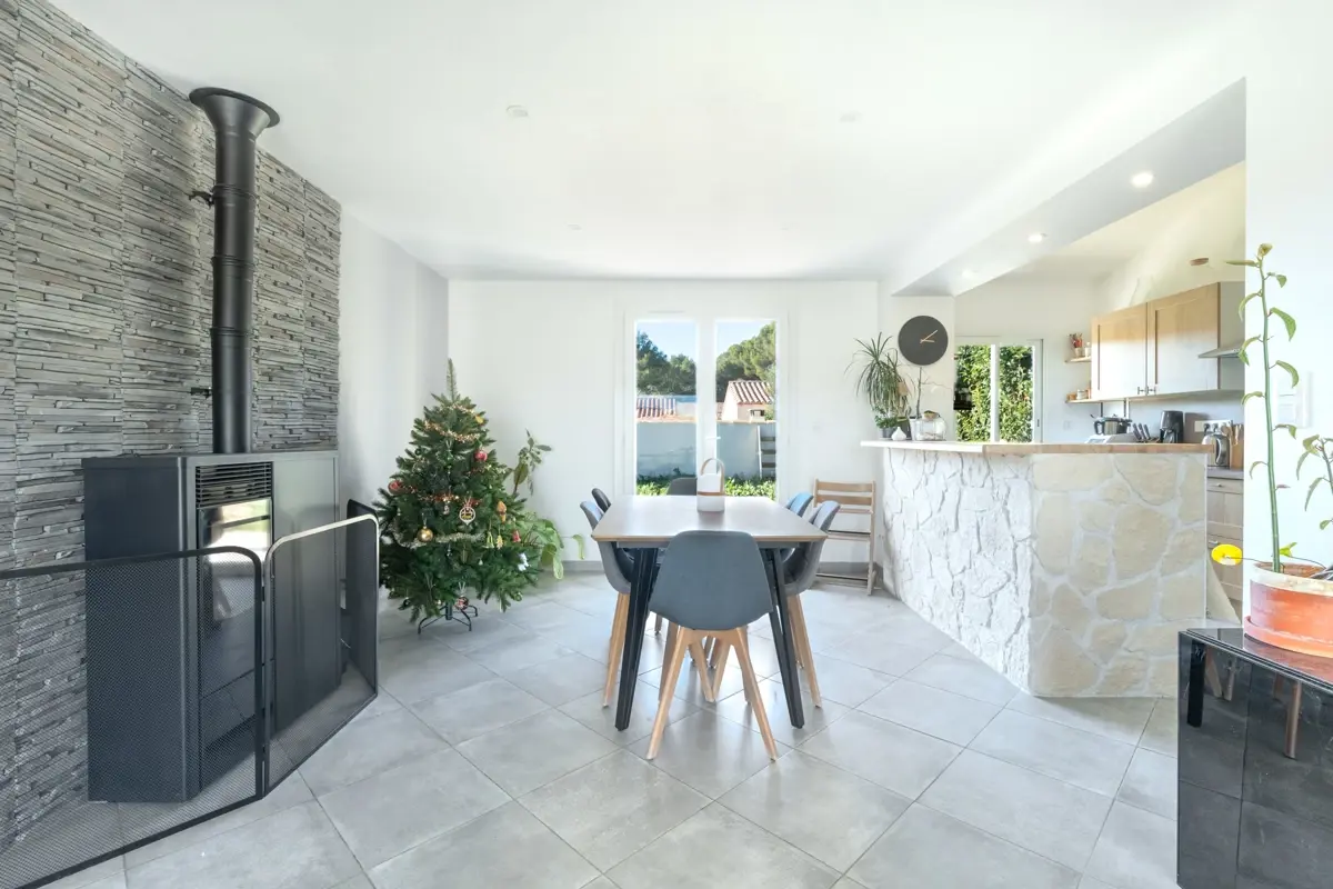 Photo 4 - Maison rénovée 4 pièces avec jardin et piscine dans une résidence au calme 