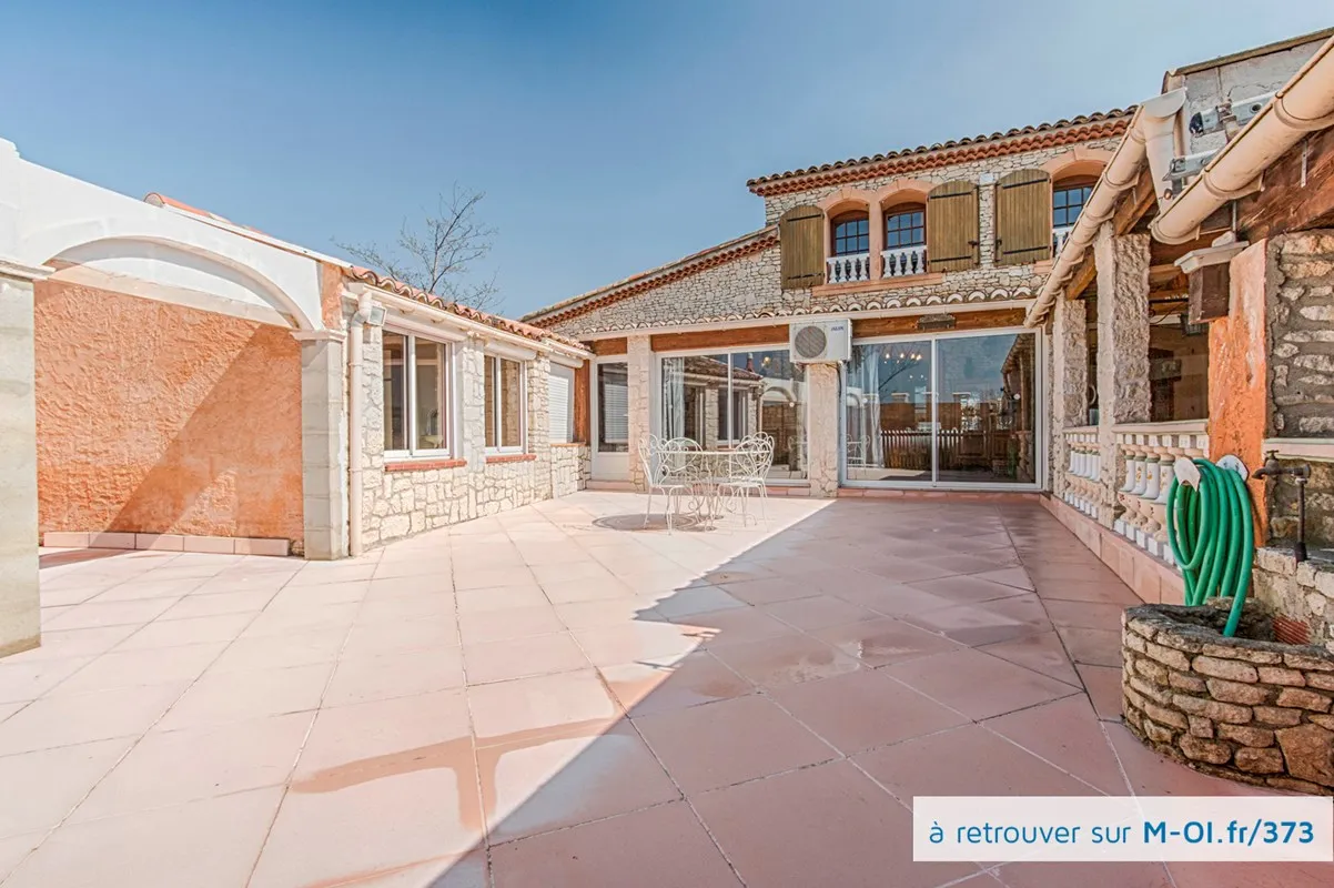 Photo 1 - VENDUE - CHATEAUNEUF-LES-MARTIGUES (13220) - Maison T7 de 170m2 - Terrasse de 105m2 - Garage