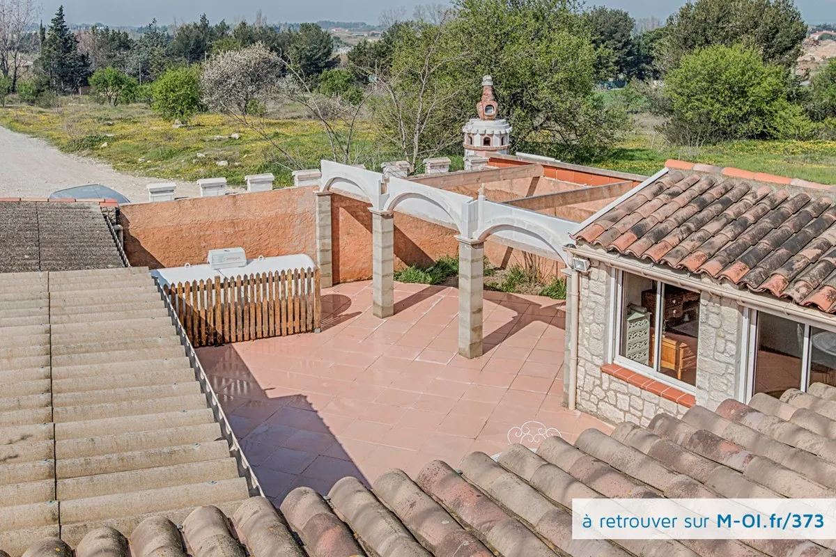 Photo 2 - VENDUE - CHATEAUNEUF-LES-MARTIGUES (13220) - Maison T7 de 170m2 - Terrasse de 105m2 - Garage