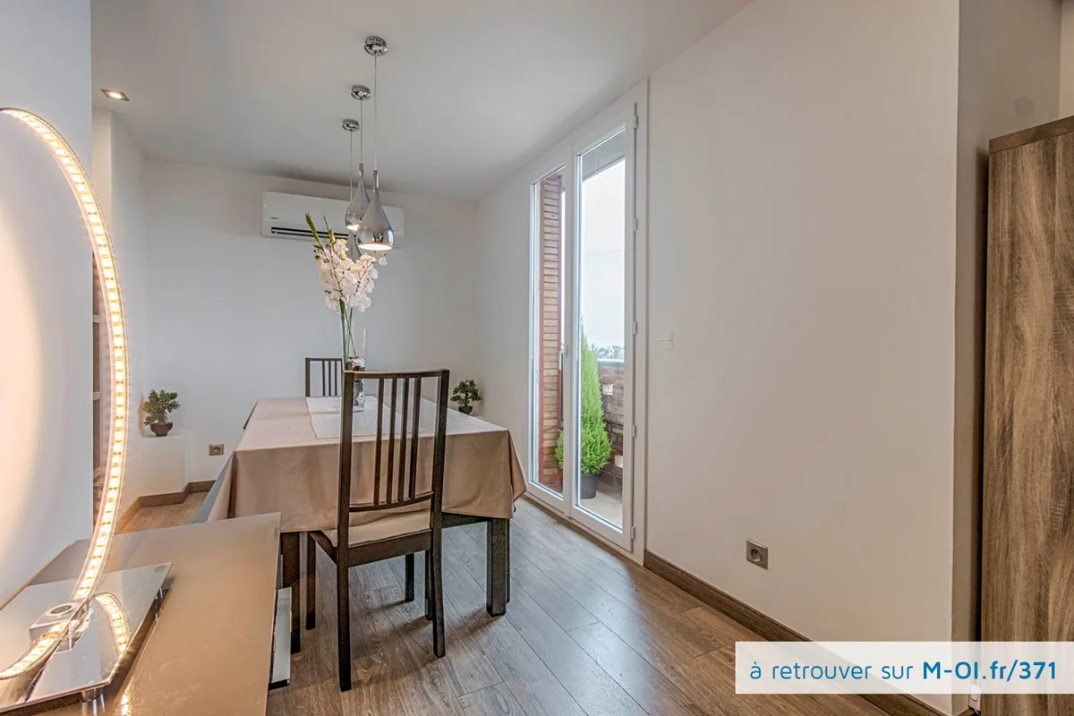 Photo 4 - Vendu - 13300 - SALON DE PROVENCE - Centre ville - Magnifique appartement T3/4 de 65m2 avec balcon et belle vue dégagée