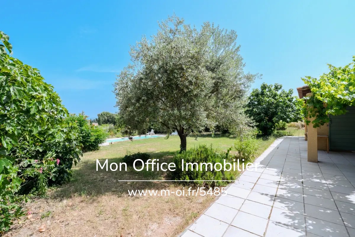 Maison 3 chambres avec jardin et piscine — 29