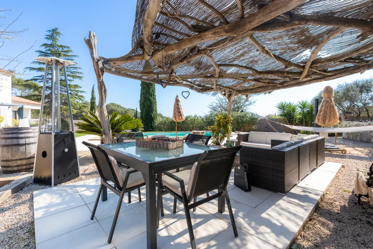 Photo 2 - Maison 5 pièces avec piscine et dépendance 