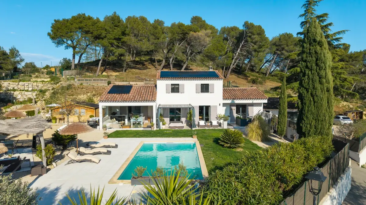 Photo 1 - Maison 5 pièces avec piscine et dépendance 