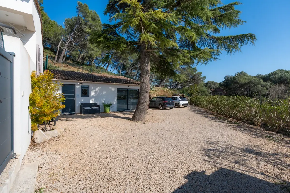 Photo 5 - Maison 5 pièces avec piscine et dépendance 