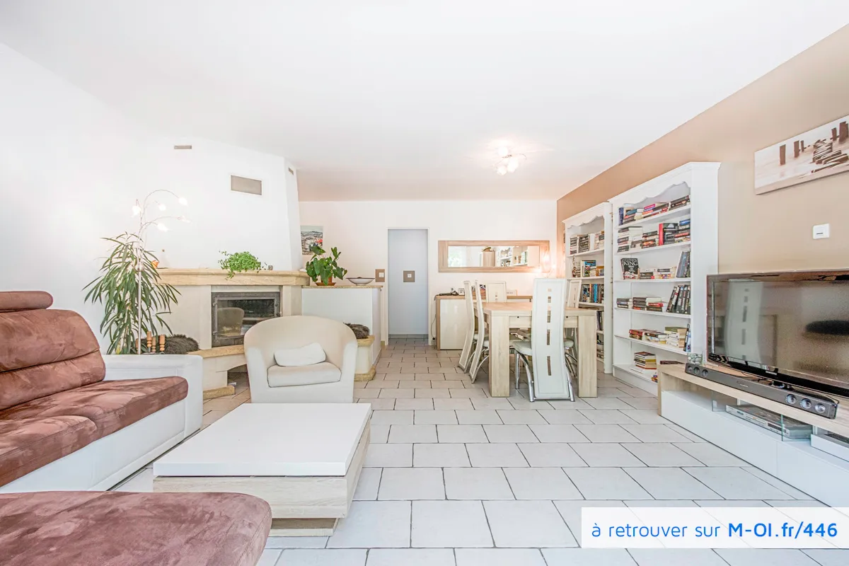 Photo 4 - Vendue - MARTIGUES (13500)- SOUS COMPROMIS - Ferrieres- Villa T5/6 de 110m2 avec belles prestations - Jardin de 250M2 - Garage