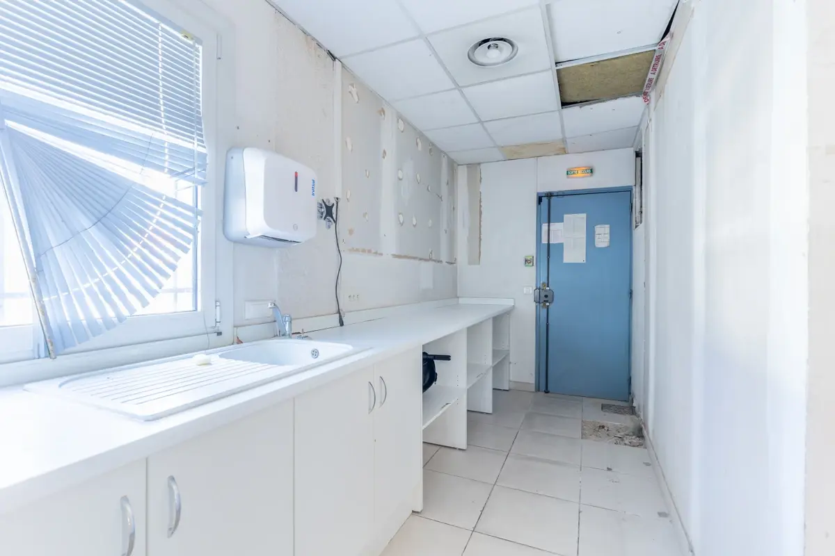 Photo 2 - Exclusivité Local Professionnel d’une surface de 127 m2  + cave de 26 m2 idéalement situé 