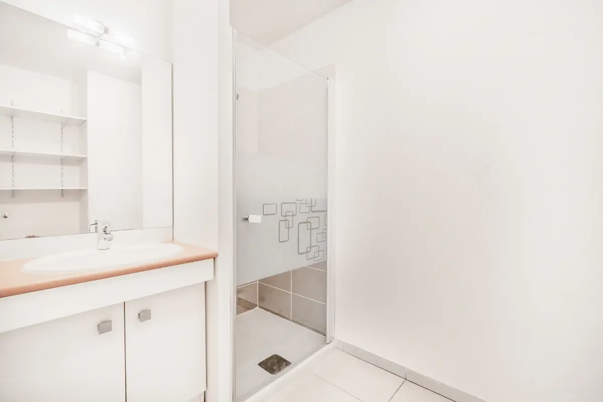 Photo 4 - Exclusivité appartement 2 pièces de 2013 plus extérieur et garage 20 m2  en sous-sol.