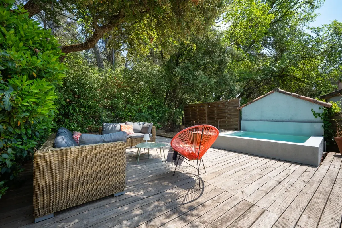 Photo 2 - Haut de villa avec jardin arboré, garage et bassin