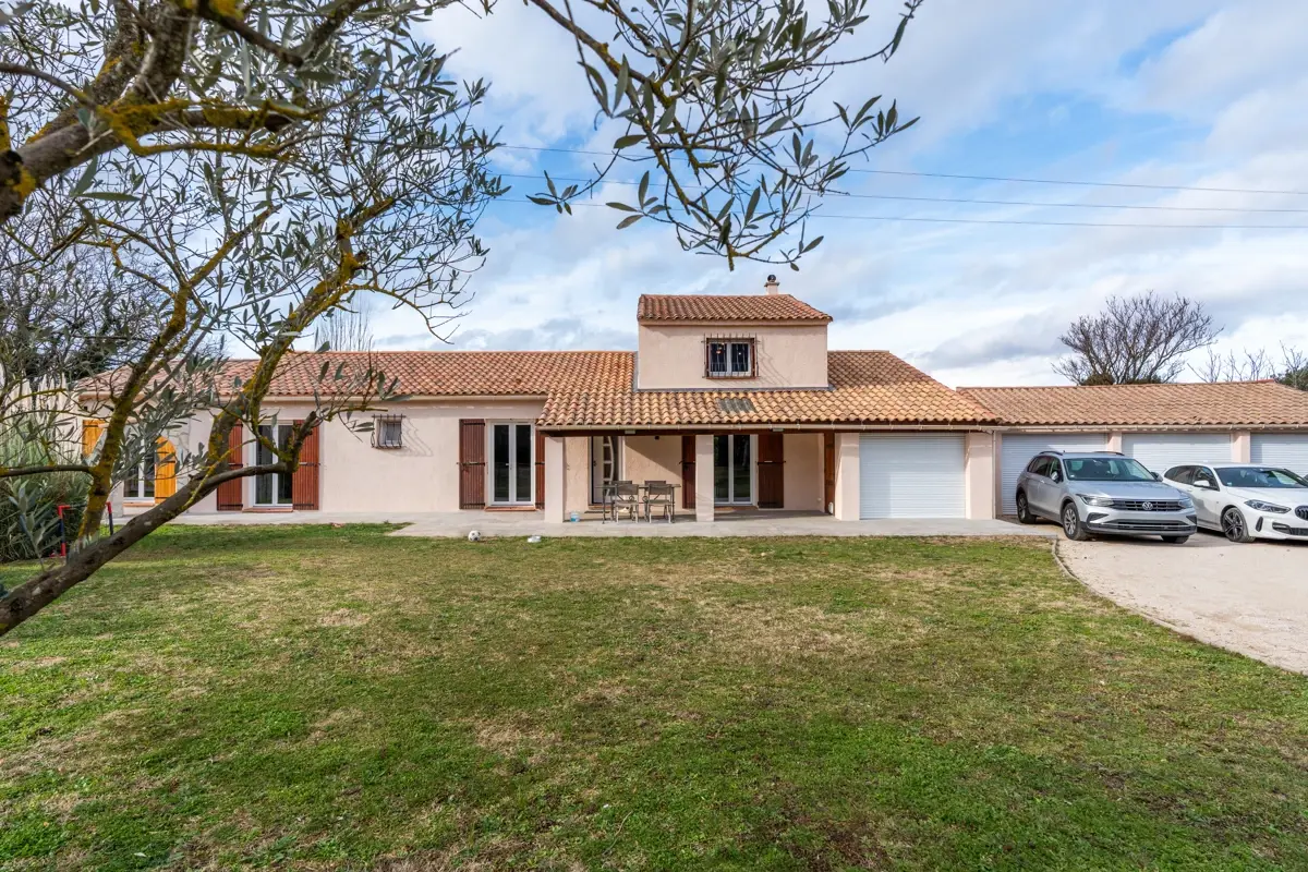 Photo 1 - Maison 5 pièces à Trets (13530)