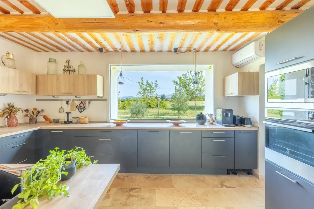Photo 4 - MAS en pierre dans le Vaucluse (84380)+ maison d'invités, garage, remises, piscine, authenticité, calme.