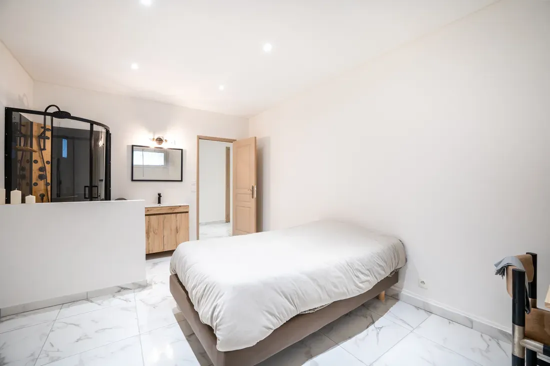 Photo 2 - Appartement T3 avec cour dans le 1er arrondissement de Marseile