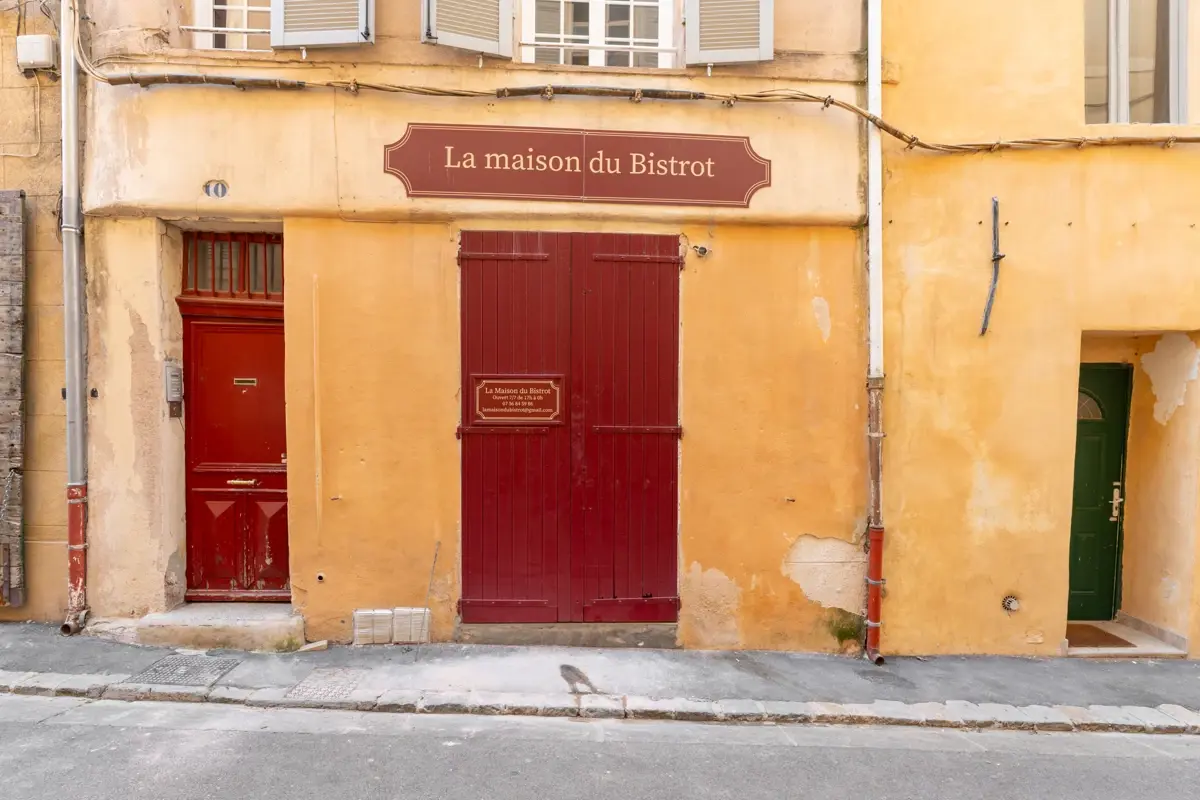 Photo 5 - Local Professionnel - 30m2 + Cave de 37m2 - Centre ville historique - 13100