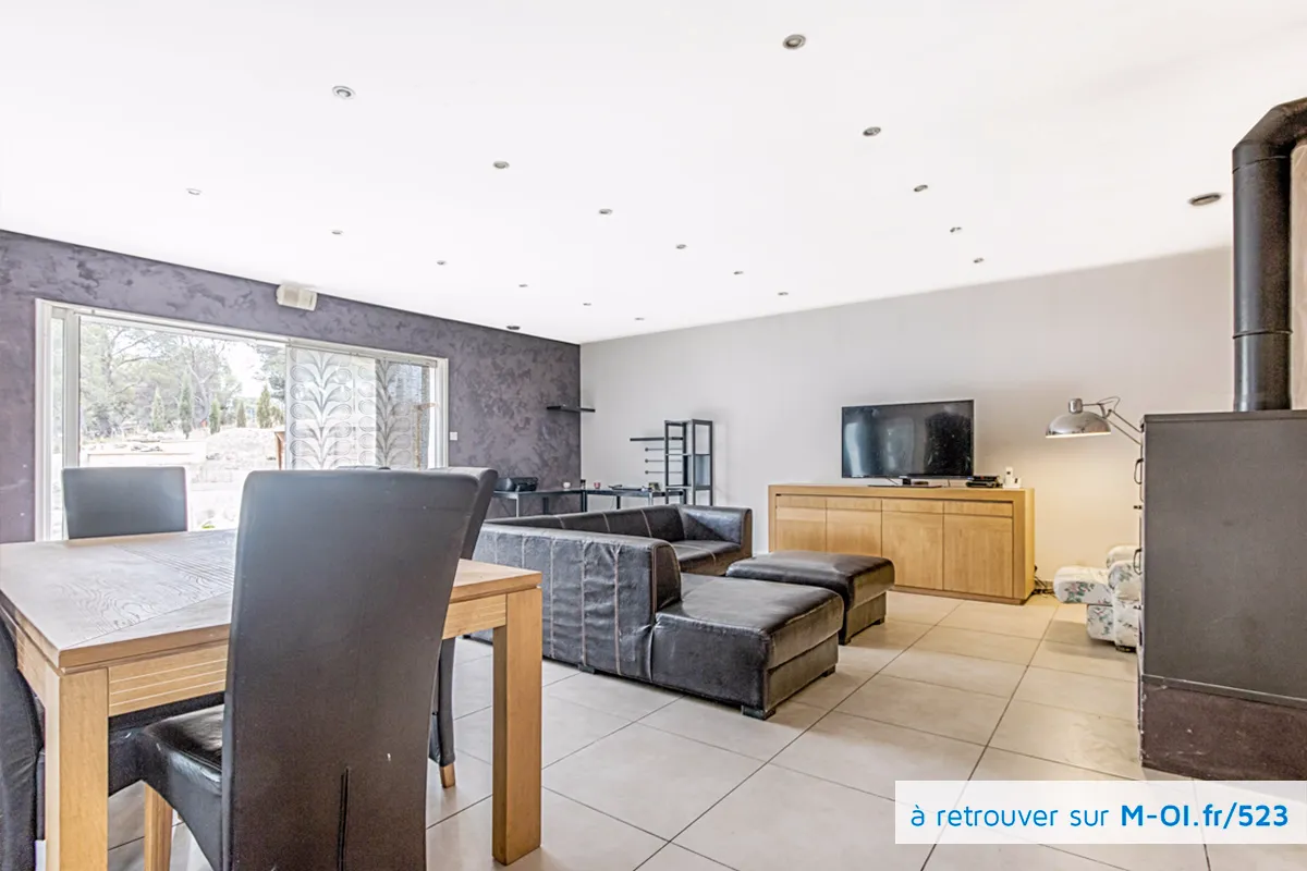 Photo 5 - - EXCLUSIVITÉ- CAZAN - 13116 -  Construction de 2013 - T5 de 140m2 de plain pied - Terrain de 363m2 