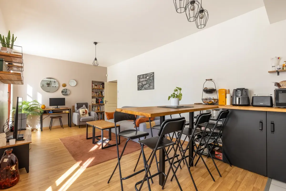 Photo 2 - Appartement 2 pièces sur le Quai de la Joliette (13002)