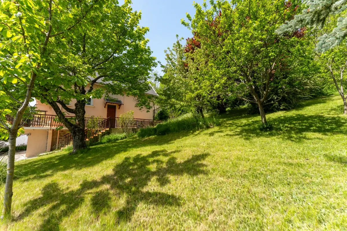 Photo 3 - Maison de 240m² de type 7 - Quartier de la Gare